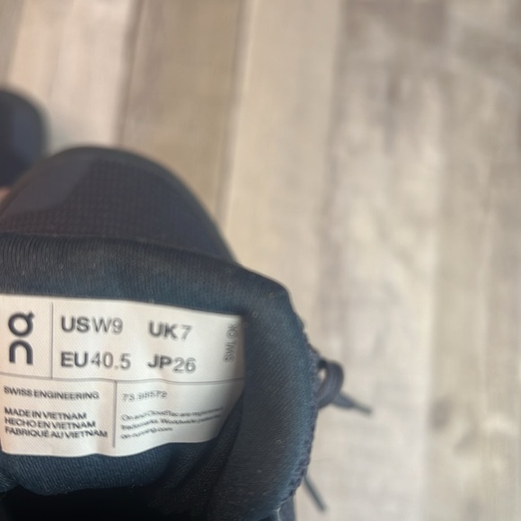 On Cloud Cloudwander Waterproof Hiking Shoe - Picture 9 of 9